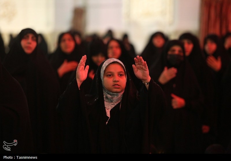 حال و هوای معنوی حرم حضرت معصومه(س) در سالروز شهادت امام عسکری(ع)+ تصویر