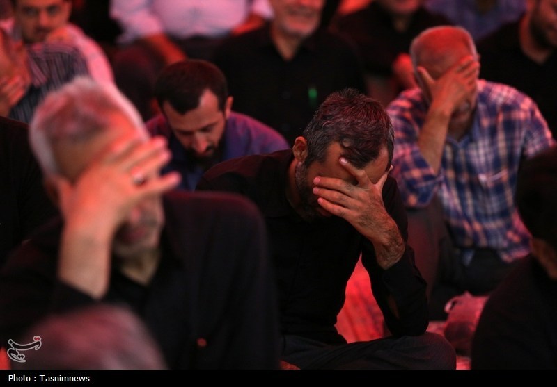 حال و هوای معنوی حرم حضرت معصومه(س) در سالروز شهادت امام عسکری(ع)+ تصویر