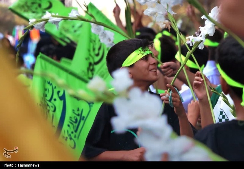حرکت کاروان شادی نوجوانان شهرری در هفته وحدت+تصویر