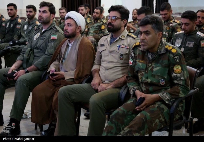 حضور فرماندهان و خلبانان هوانیروز اصفهان در حرم حضرت زینب(س)
