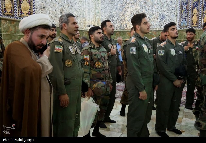 حضور فرماندهان و خلبانان هوانیروز اصفهان در حرم حضرت زینب(س)