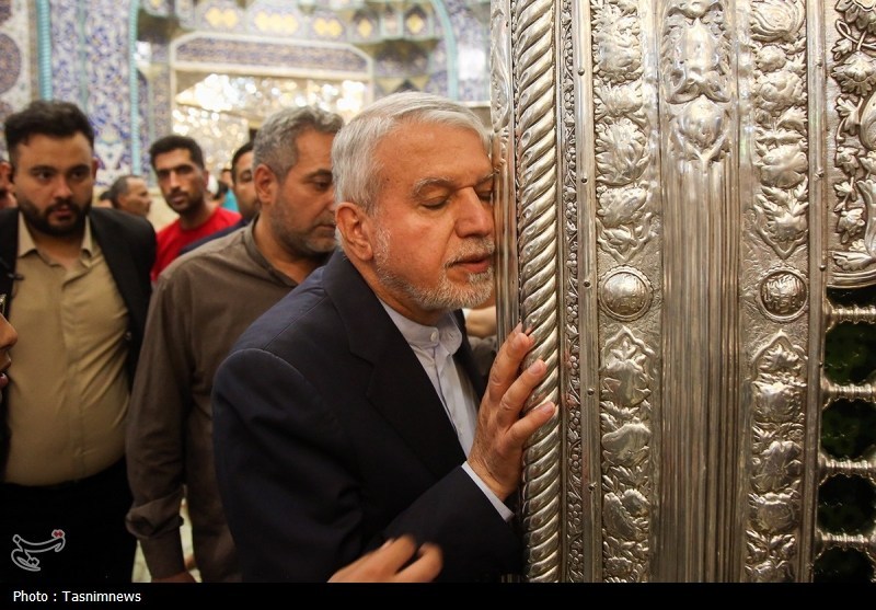 حضور وزیر میراث‌فرهنگی در حرم حضرت معصومه(س) + تصویر