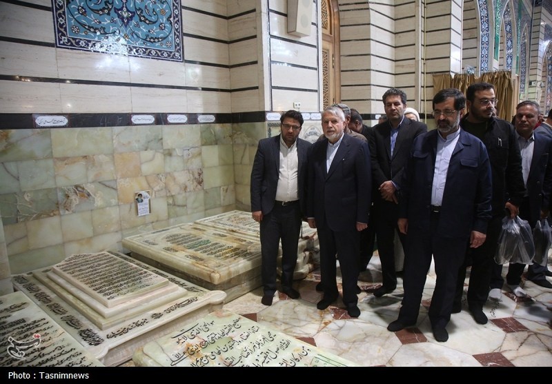 حضور وزیر میراث‌فرهنگی در حرم حضرت معصومه(س) + تصویر