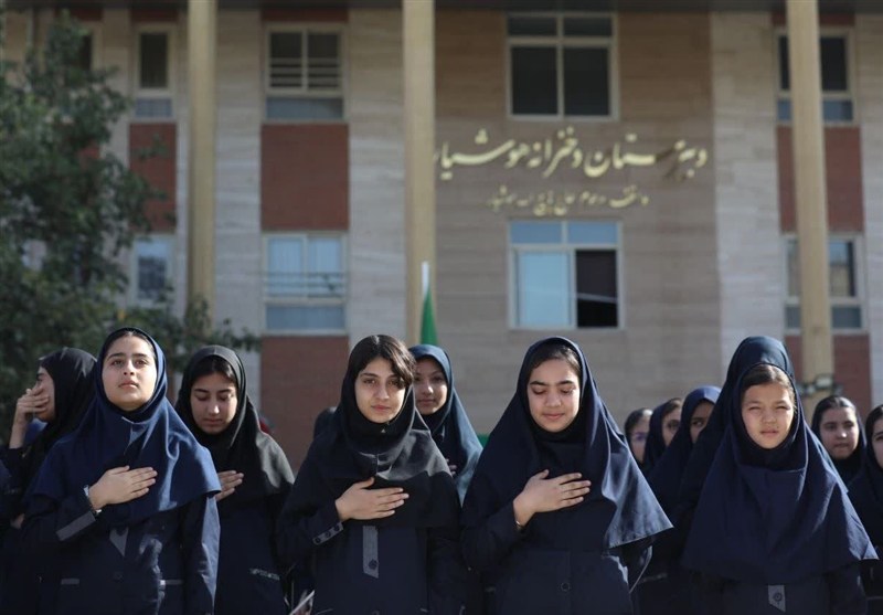 دانش‌آموزان آینده‌سازان کشور و پایه پیشرفت ایران هستند