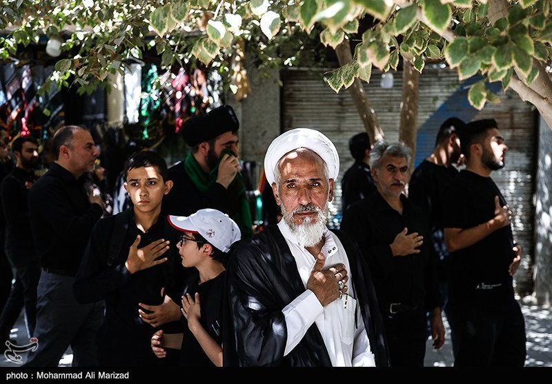 دسته عزاداری شهادت امام حسن عسکری(ع) با حضور آیت‌الله وحیدخراسانی+ تصویر