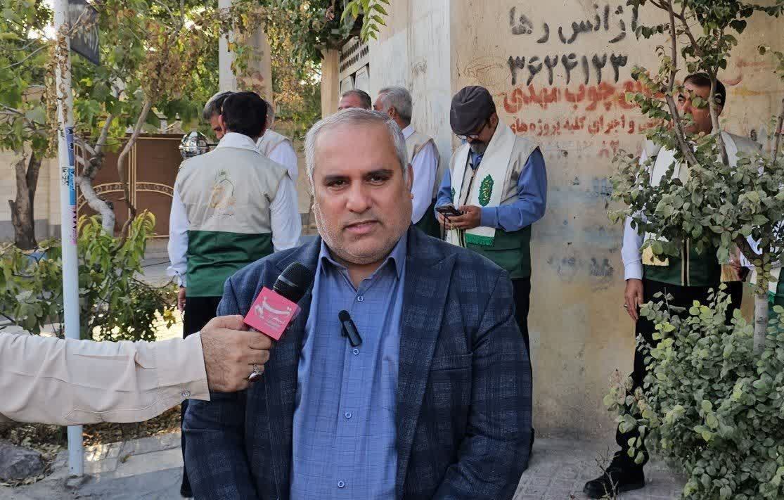 دیدار خادمیاران رضوی با مادر شهید جاویدالاثر حسین فتاح گودرزی