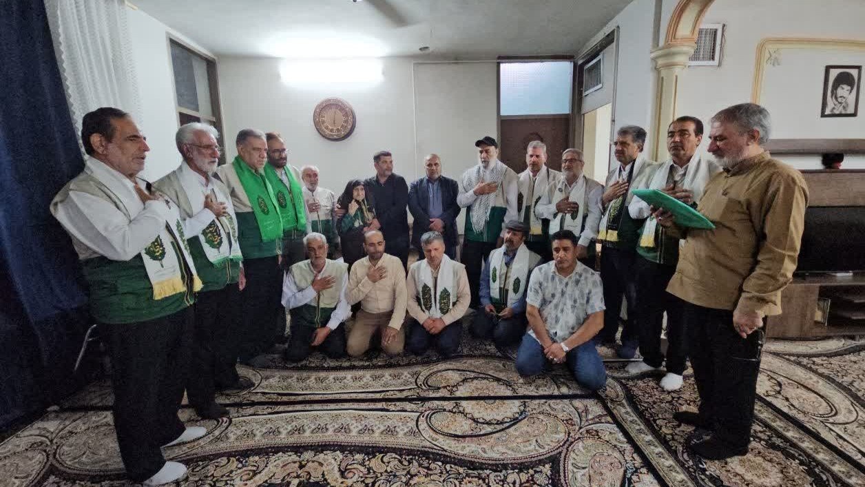 دیدار خادمیاران رضوی با مادر شهید جاویدالاثر حسین فتاح گودرزی