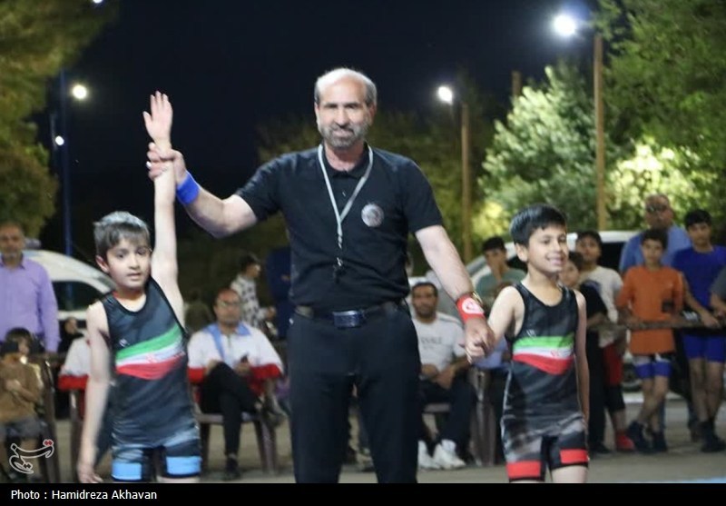 رقابت‌های کشتی دانش‎آموزی در بهاباد برگزار شد