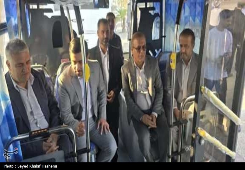 رونمایی از 10 دستگاه اتوبوس ناوگان حمل و نقل عمومی شهرداری بوشهر+تصویر