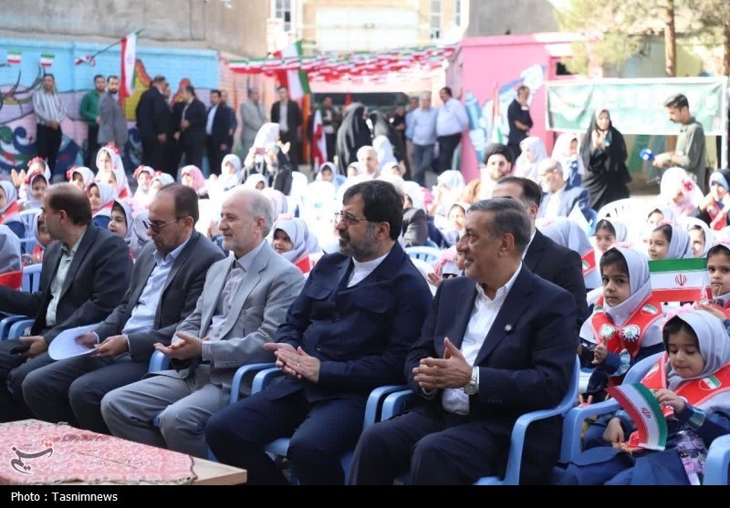 زنگ شکوفه‌ها توسط معاون اجرایی رئیس‌ جمهور در قم نواخته شد+ تصویر