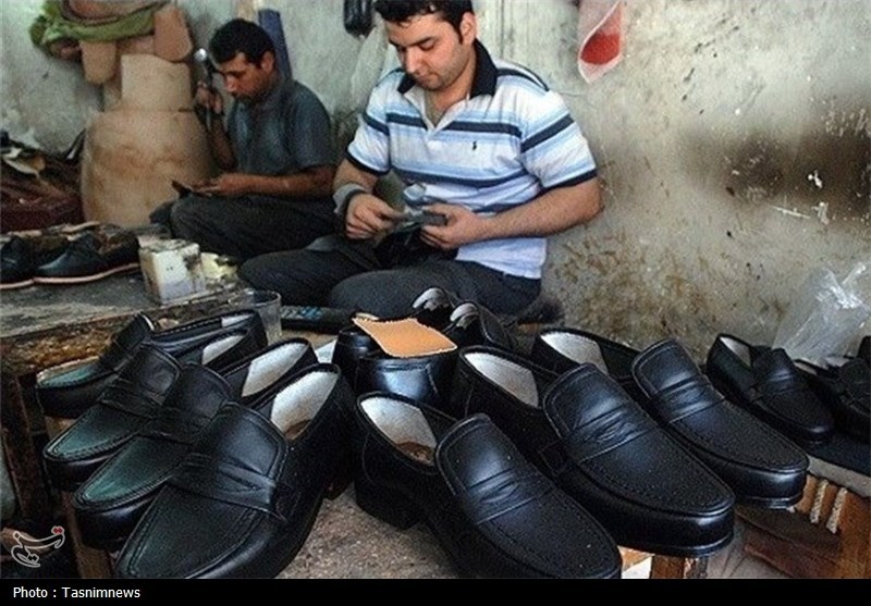 صدای چکش و بوی چرم؛روایت روز کفاش از بازار میدان امام(ره) اصفهان