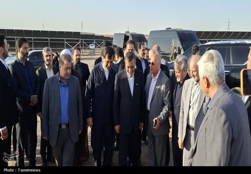 عملیات اجرایی ساخت نیروگاه خورشیدی 53 مگاواتی در قم آغاز شد