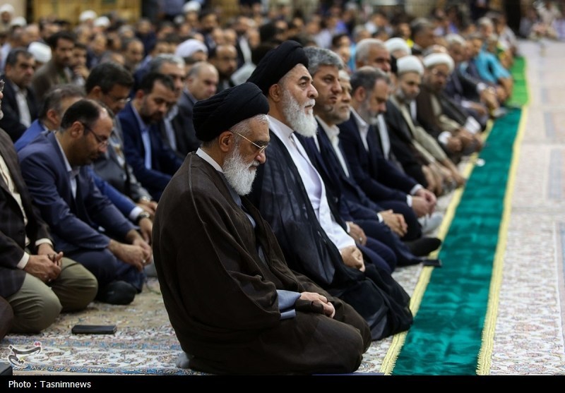 مراسم خطبه‌خوانی خادمان در آستانه سالروز ورود حضرت معصومه(س) به قم+ تصویر