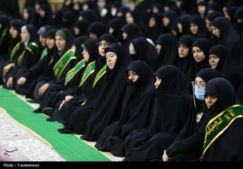 مراسم خطبه‌خوانی خادمان در آستانه سالروز ورود حضرت معصومه(س) به قم+ تصویر