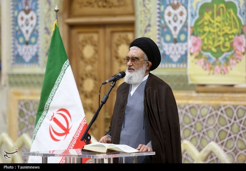 مراسم خطبه‌خوانی خادمان در آستانه سالروز ورود حضرت معصومه(س) به قم+ تصویر