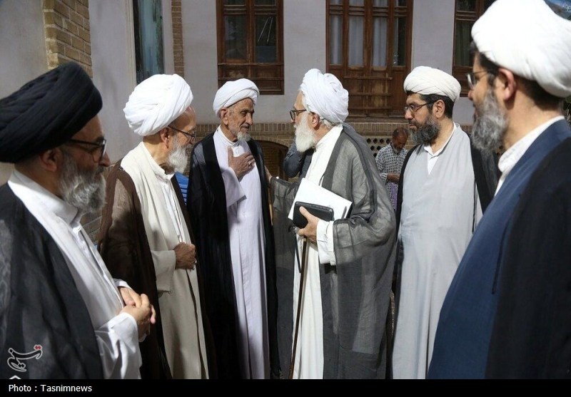 مراسم رونمایی از کتاب «کشف اسرار؛ زمینه‌ها و پیامدها»+ تصویر