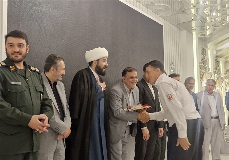 مسئولان باید از ایثار آتش‌نشانان الگو بگیرند