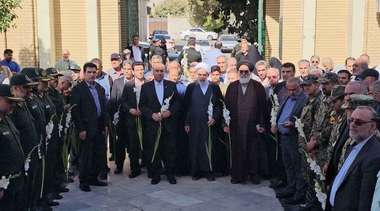 ملت ایران با وحدت مقابل زورگویان و دشمنان ‌ایستاده‌اند
