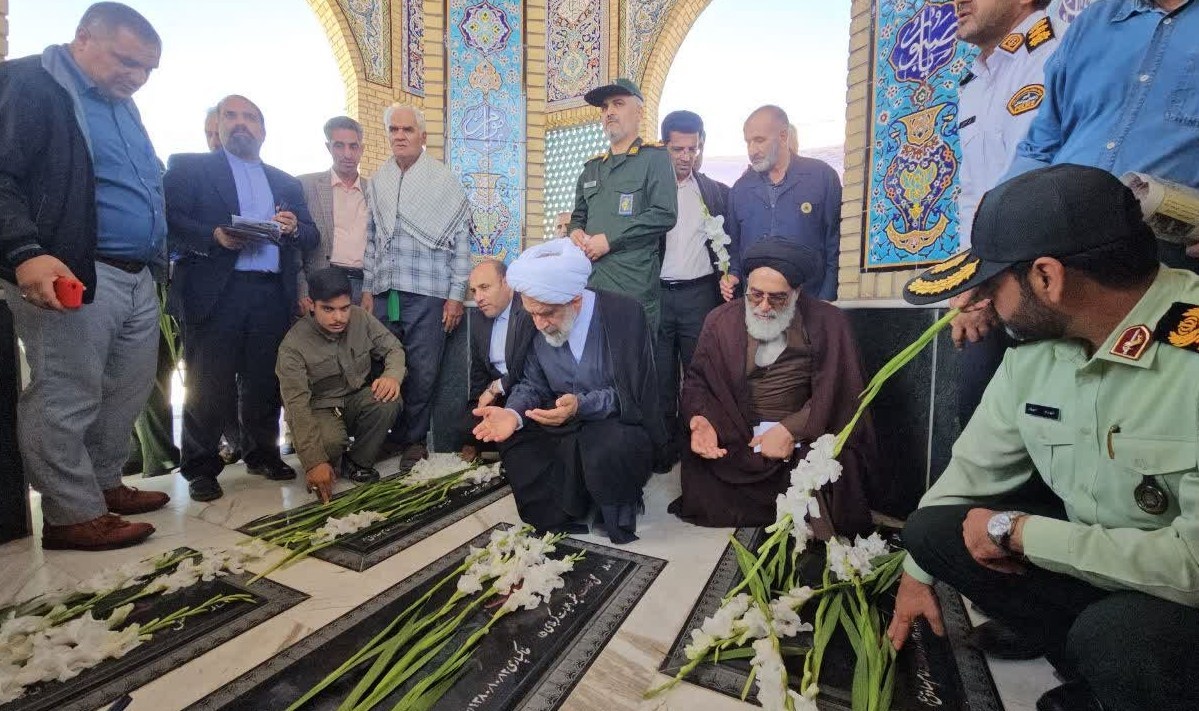 ملت ایران با وحدت مقابل زورگویان و دشمنان ‌ایستاده‌اند