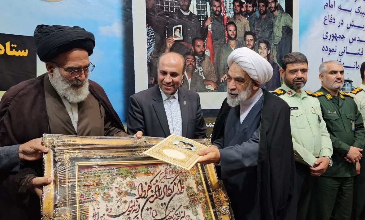 ملت ایران با وحدت مقابل زورگویان و دشمنان ‌ایستاده‌اند