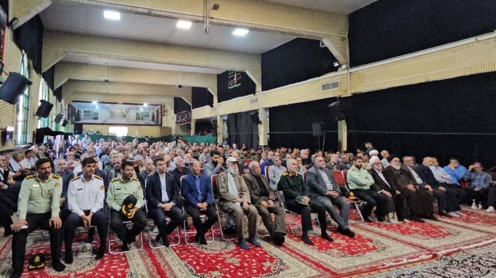 ملت ایران با وحدت مقابل زورگویان و دشمنان ‌ایستاده‌اند