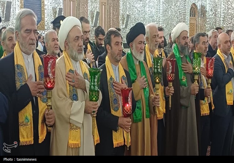 میلاد حضرت عبدالعظیم(ع) در ری؛ مراسم اهدای گل مسئولان برگزار شد