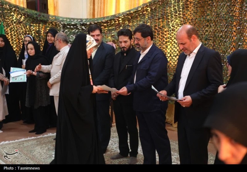 نسل جوان با علم و خلاقیت می‌تواند آینده‌ساز کشور باشد