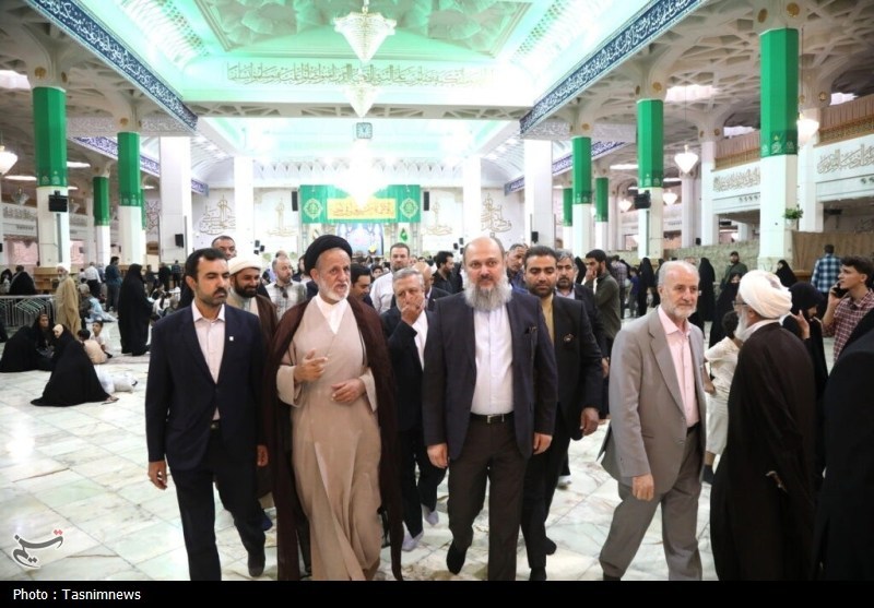 وزیر تجارت پاکستان حرم حضرت معصومه(س) را زیارت کرد + تصاویر
