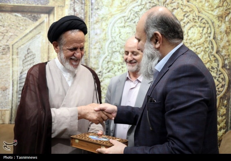 وزیر تجارت پاکستان حرم حضرت معصومه(س) را زیارت کرد + تصاویر