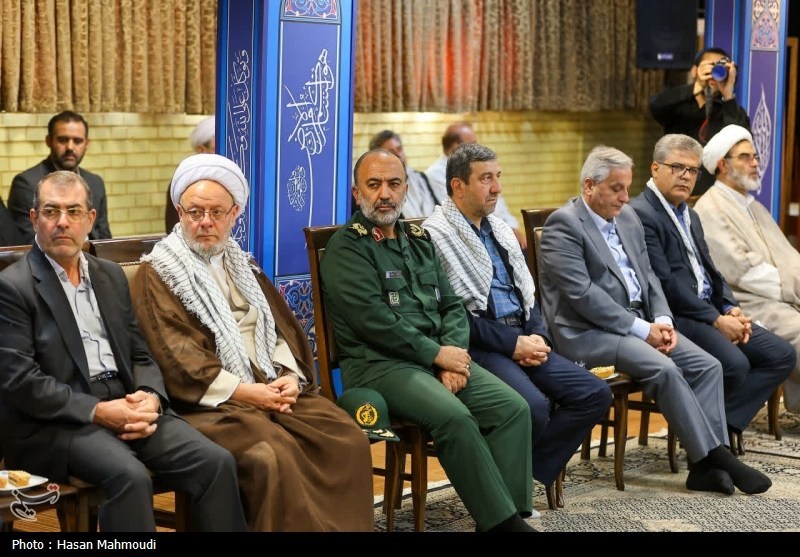 پیشرفت انقلاب ثمره تلاش جوانان است