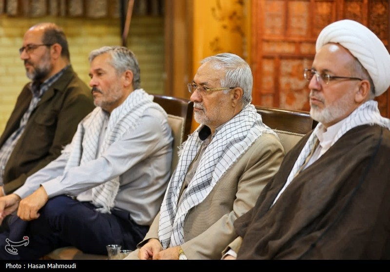 پیشرفت انقلاب ثمره تلاش جوانان است