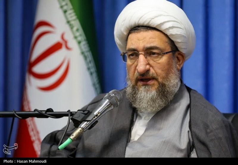پیشرفت انقلاب ثمره تلاش جوانان است