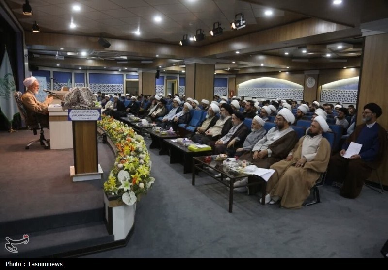 کتاب «آیات حکومت در قرآن کریم» رونمایی شد