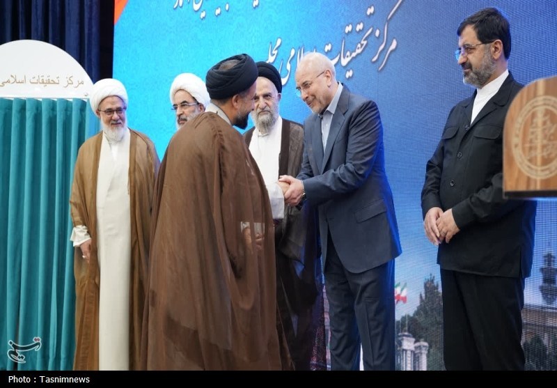 تجلیل از پژوهشگران مرکز تحقیقات مجلس شورای اسلامی با حضور رئیس مجلس+ تصویر