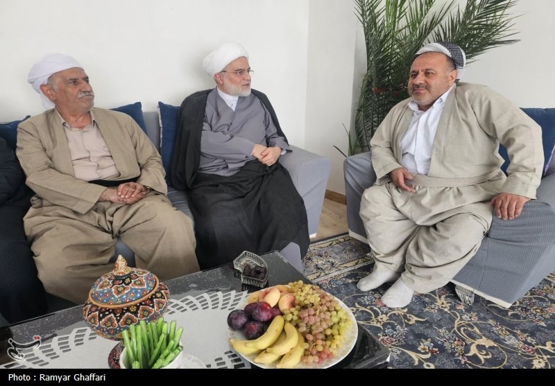 در سفر نماینده ولی‌فقیه در کردستان به سقز چه گذشت؟+تصاویر