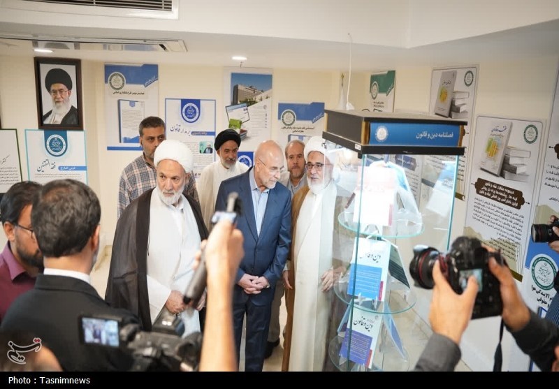 قالیباف از نمایشگاه دائمی دین و قانون بازدید کرد+ تصویر