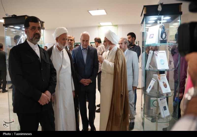قالیباف از نمایشگاه دائمی دین و قانون بازدید کرد+ تصویر