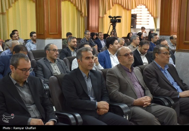 ملت ایران محکم در مقابل دشمنان ایستاده‌اند/تسلیم‌ فشار نمی‌شویم