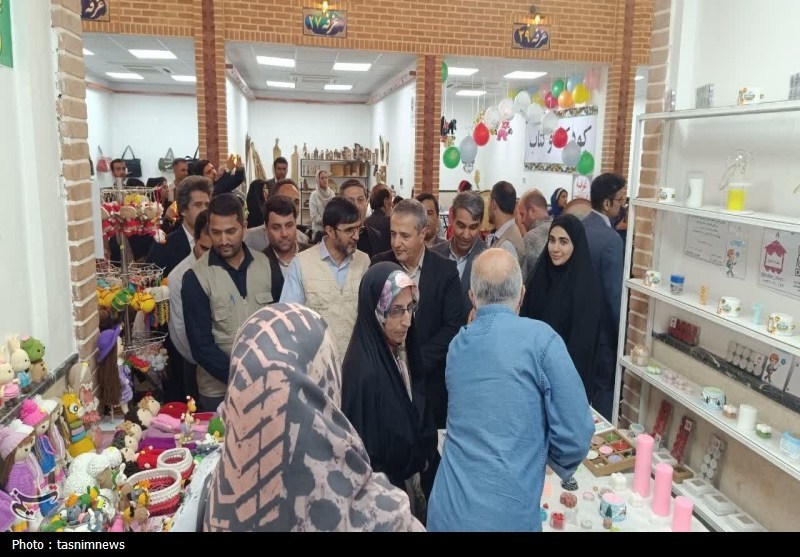 نمایشگاه کارآفرینان روستایی و عشایری در قرچک افتتاح شد