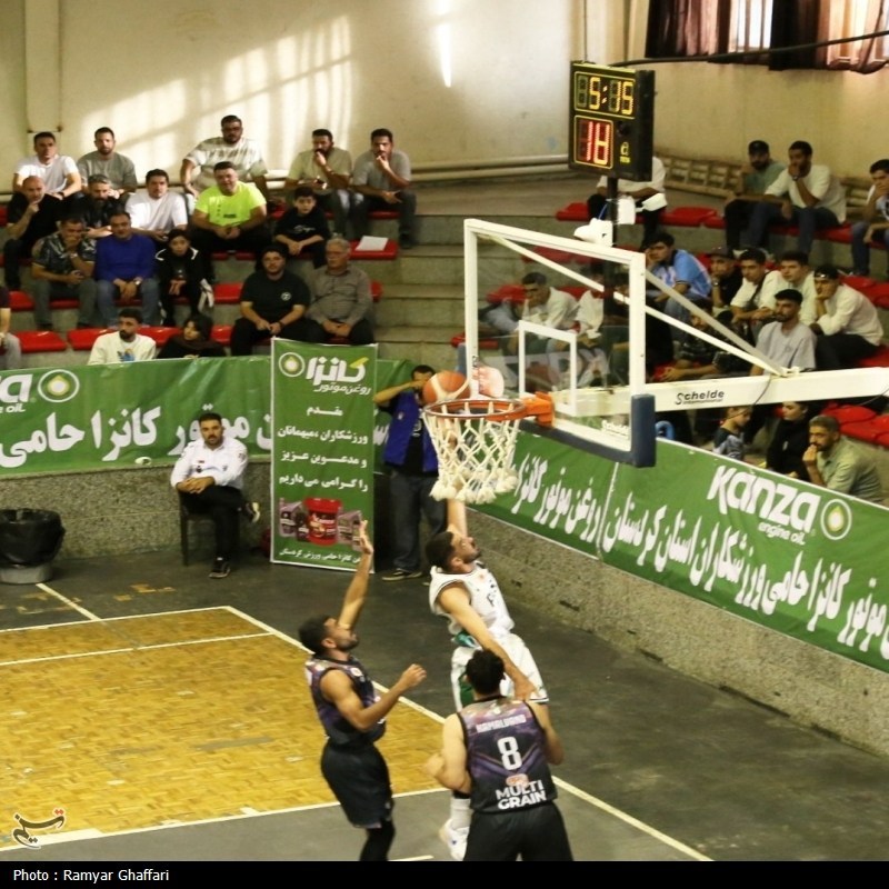 پیروزی تیم بسکتبال کردستان در خانه+تصاویر
