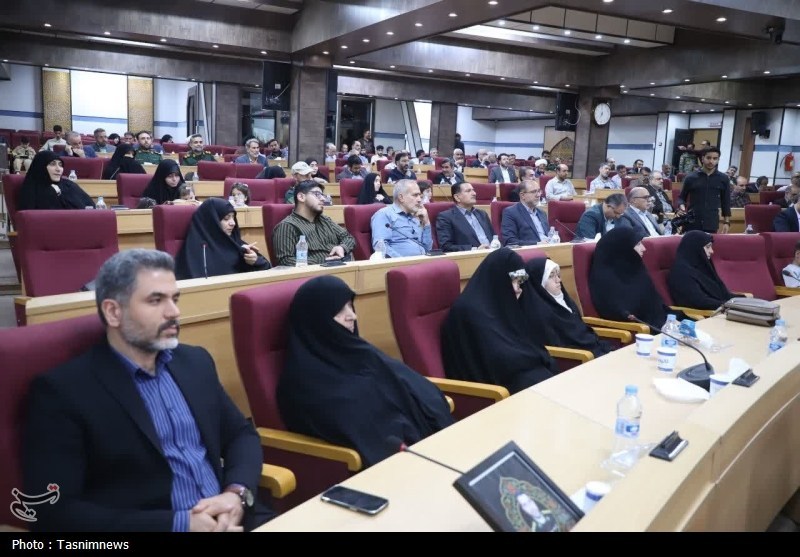 یادواره شهدای جنگ تحمیلی 12 روزه در قم برگزار شد+ تصاویر