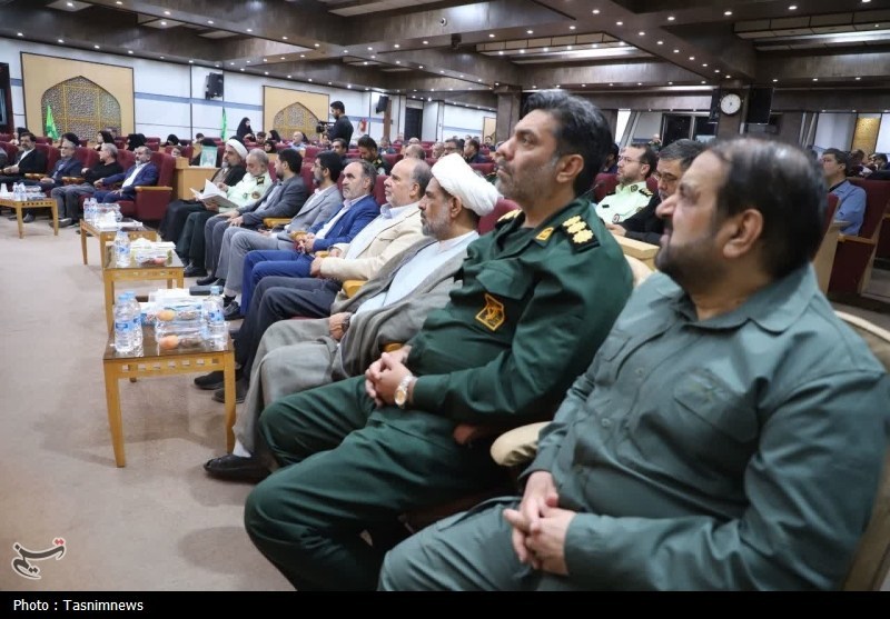 یادواره شهدای جنگ تحمیلی 12 روزه در قم برگزار شد+ تصاویر